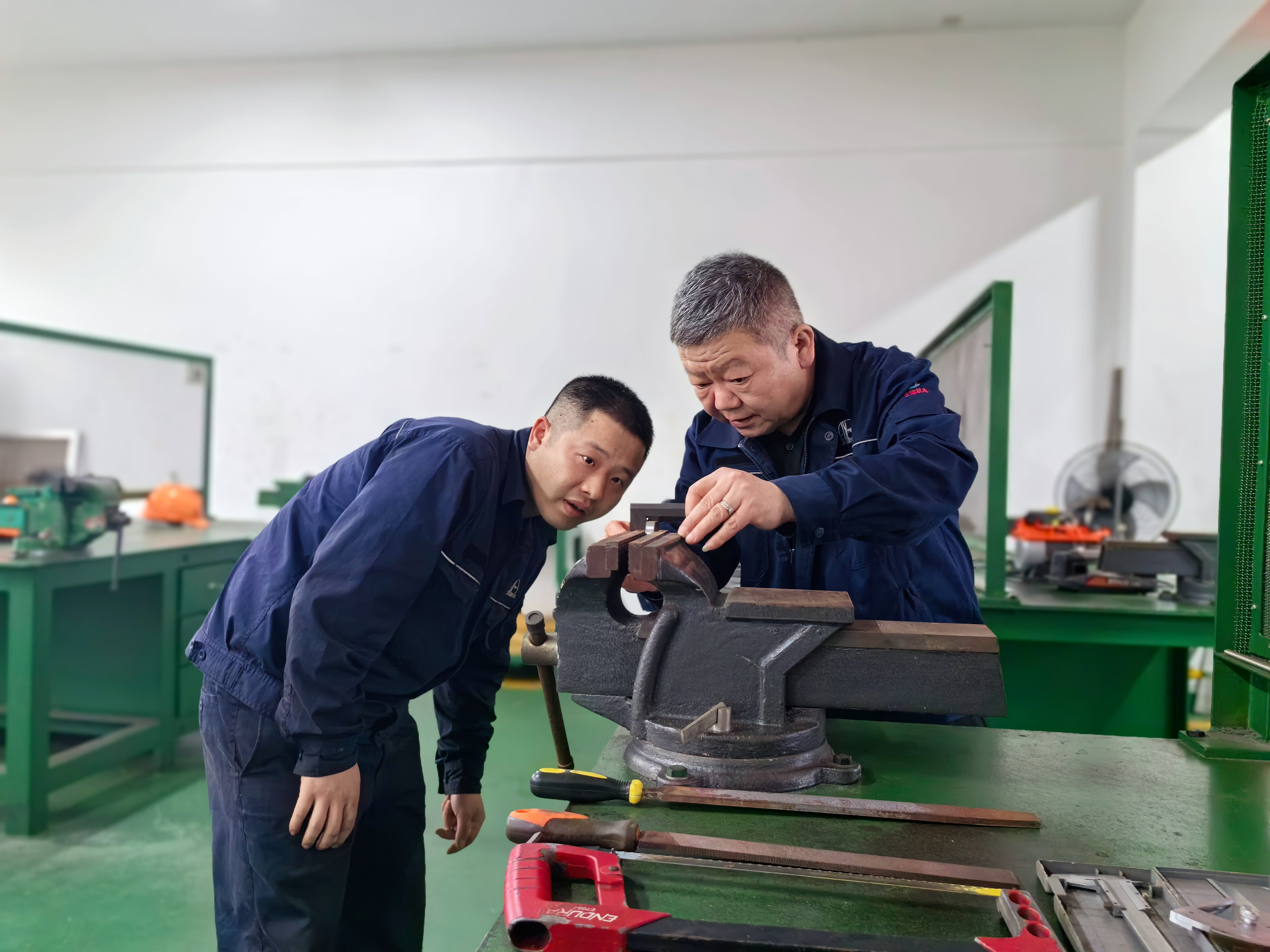 yxmq99_炼化企业维保队伍动设备实操能力测评参赛选手培训照片 (5).jpg