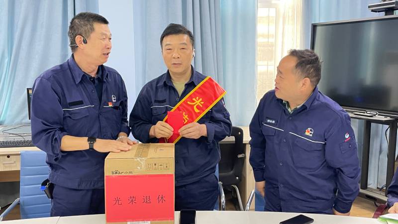 yuanlt_长岭机修退休稿件照片 (2).jpg