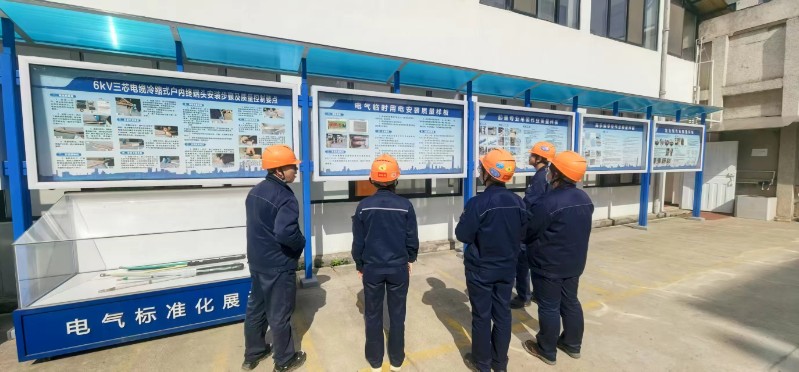 yuanlt_电气五班参加质量样板参观学习。.jpg